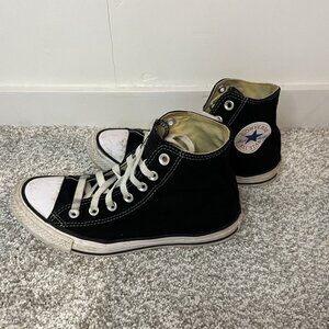 Converse Chuck Taylor's size 8 all stars unisex black white high tops sneakers